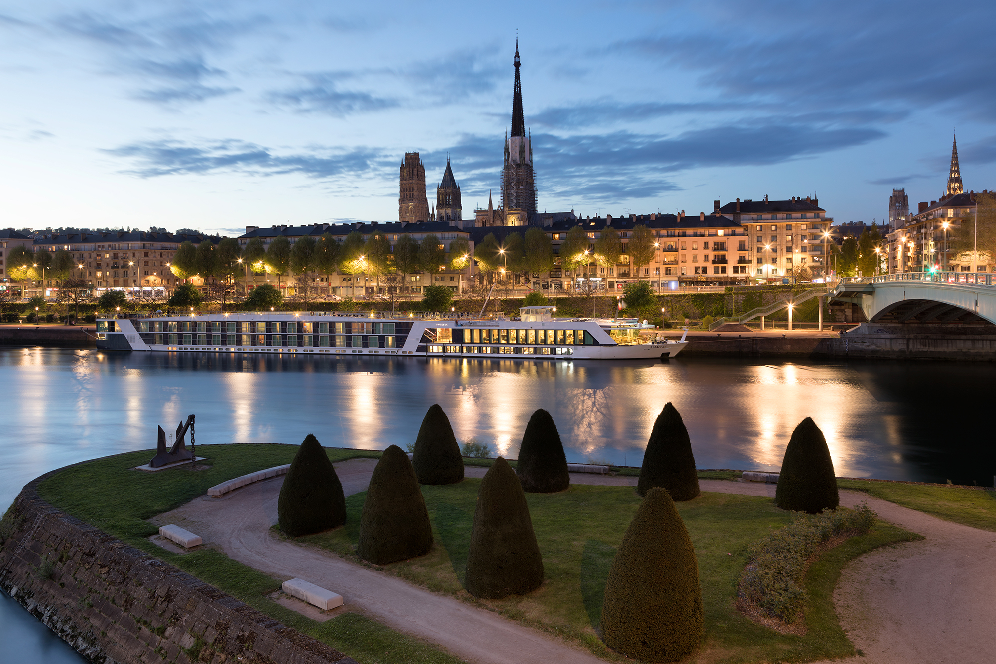 Your wait is over: Reserve your 2027 stateroom and receive early booking rewards!