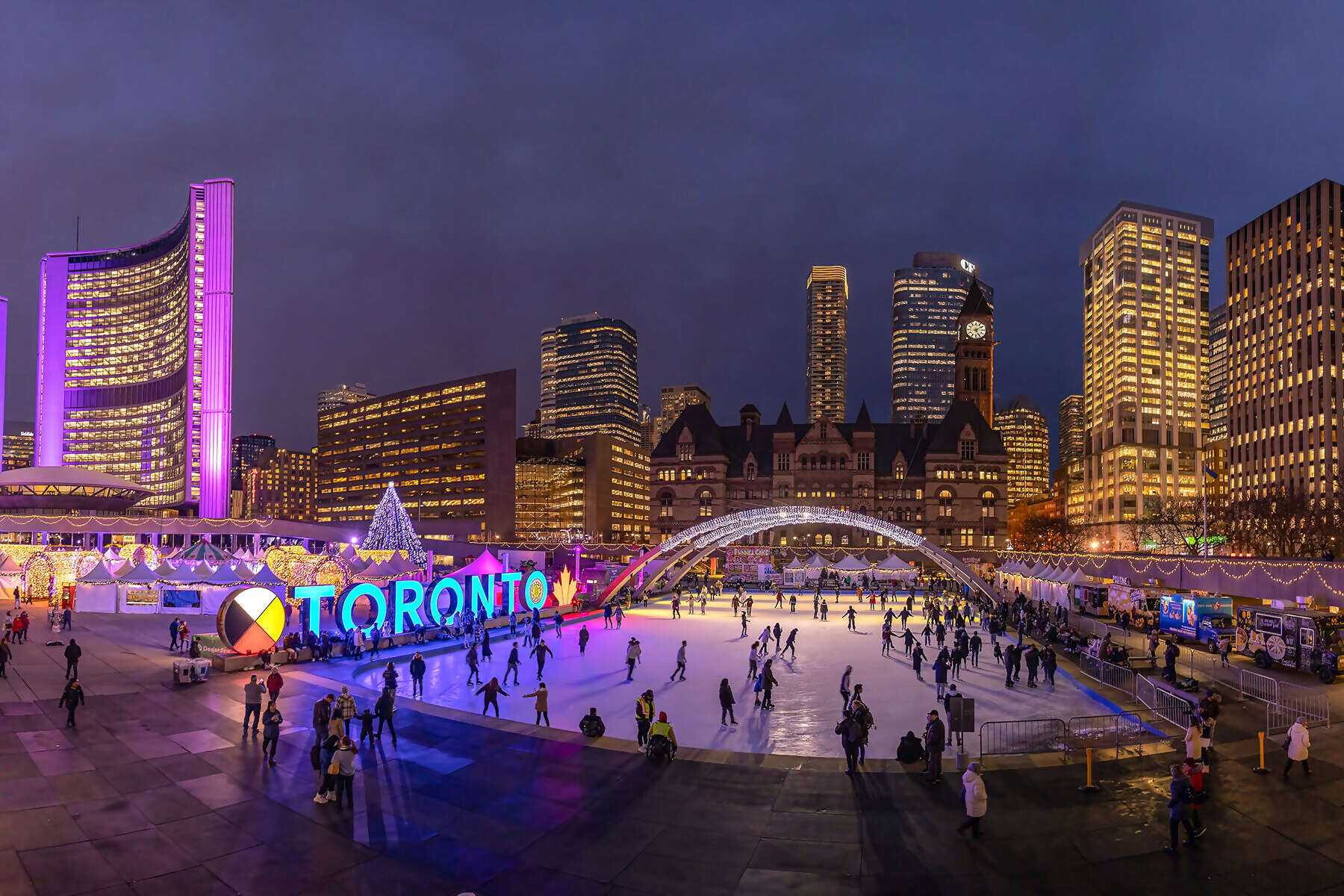 🌆 Discover Toronto: Canada's Cultural Powerhouse Awaits