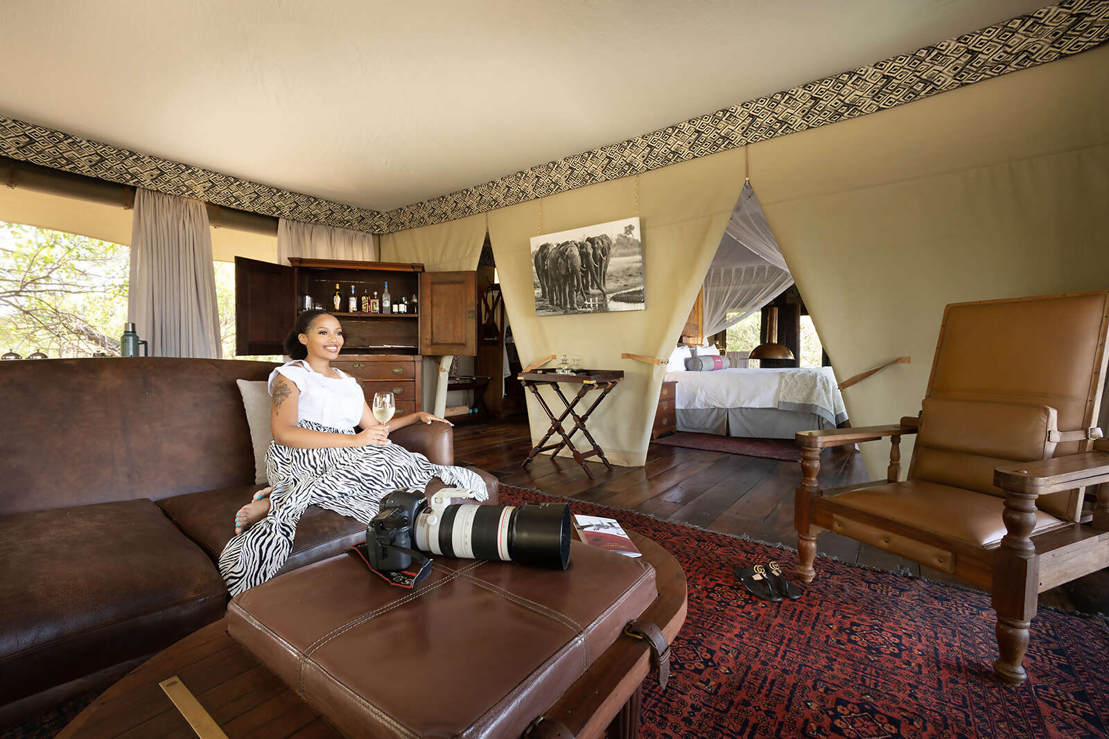 10Great-Plains-Conservation-The-Dhow-Suite-at-Zarafa-relaxing-in-the-lounge.jpg