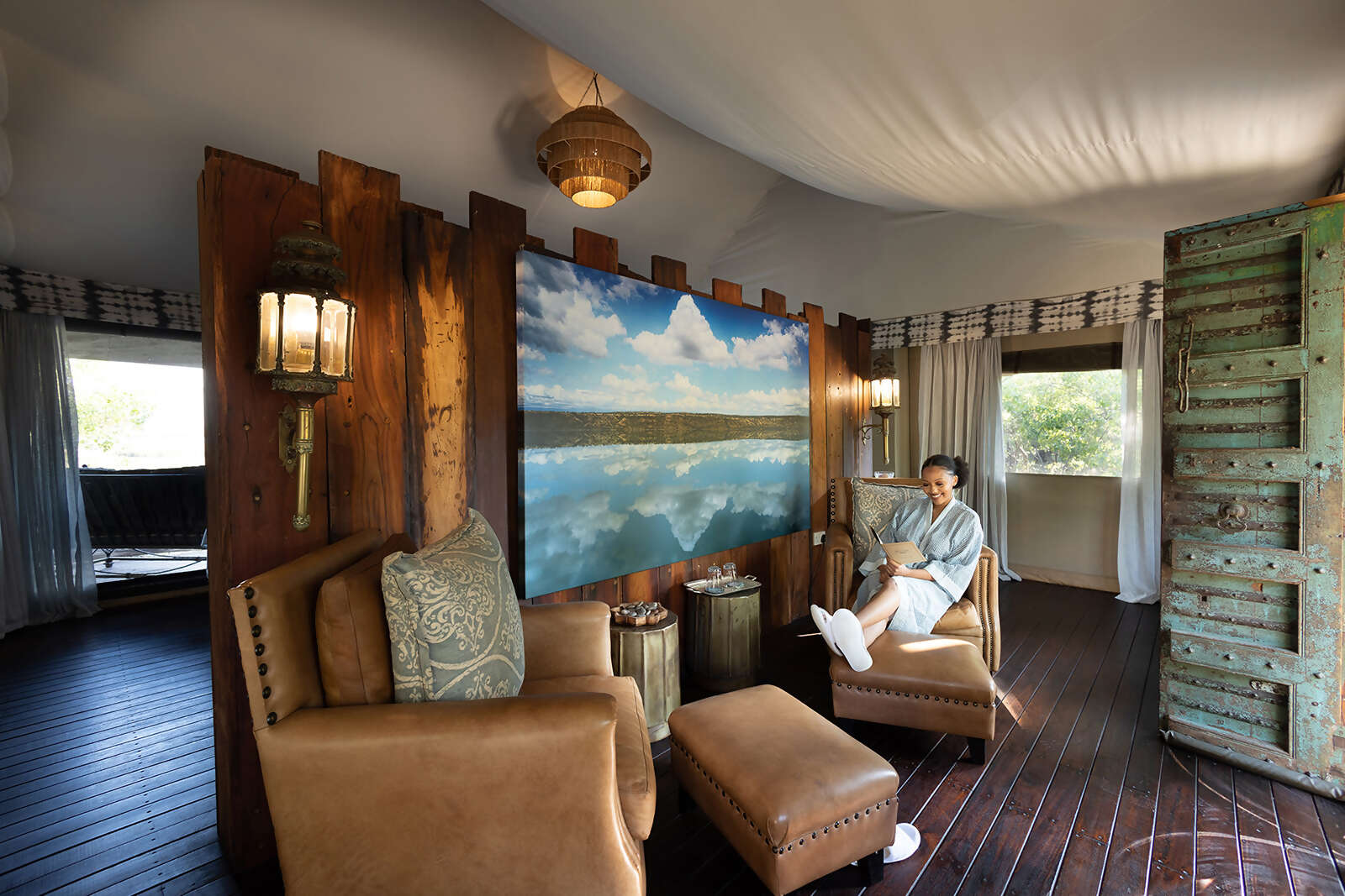 13Great-Plains-Conservation-The-Dhow-Suite-at-Zarafa-relaxing-at-the-spa.jpg