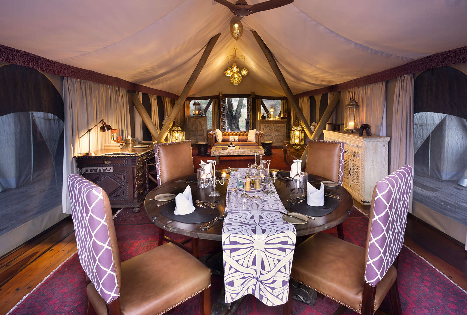 04Great-Plains-Sambuk-Suite-at-Mara-Nyika-dining-table.jpg