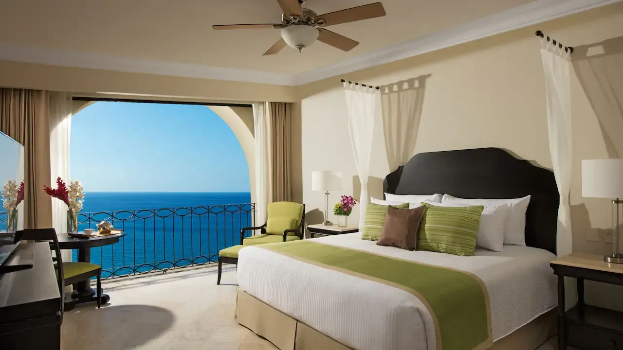Preferred Club Jr Suite Ocean Front