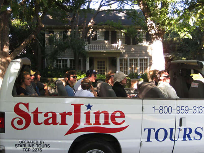 Spot a Celebrity on a Movie Stars’ Homes Tour