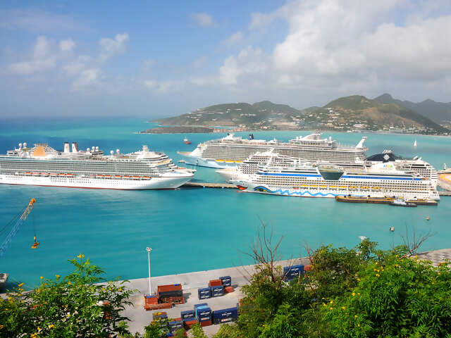 Experience a peaceful, tranquil sunset on a evening cruise in St Maarten