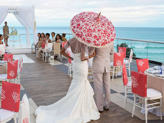 Azul Fives Hotel