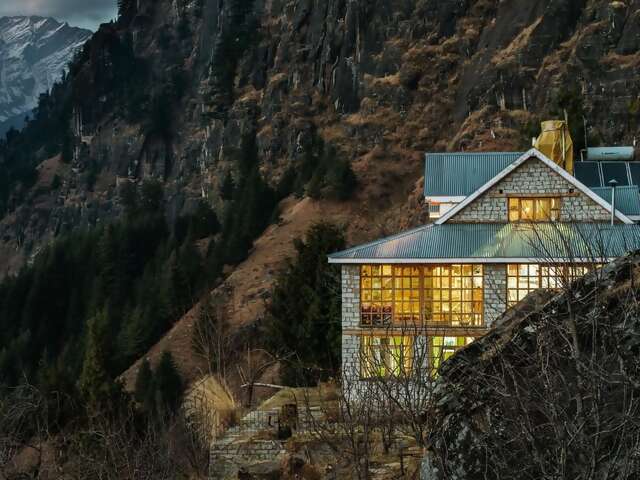 Surrounded by 17,000 foot peaks, Superhost Ashima's Manali home offers an escape from the hustle and bustle of city life