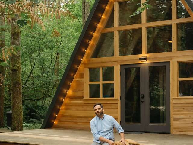 Travel an hour outside of Seattle to one of @tyehaus’ three cabins and find yourself surrounded by postcard-worthy beauty