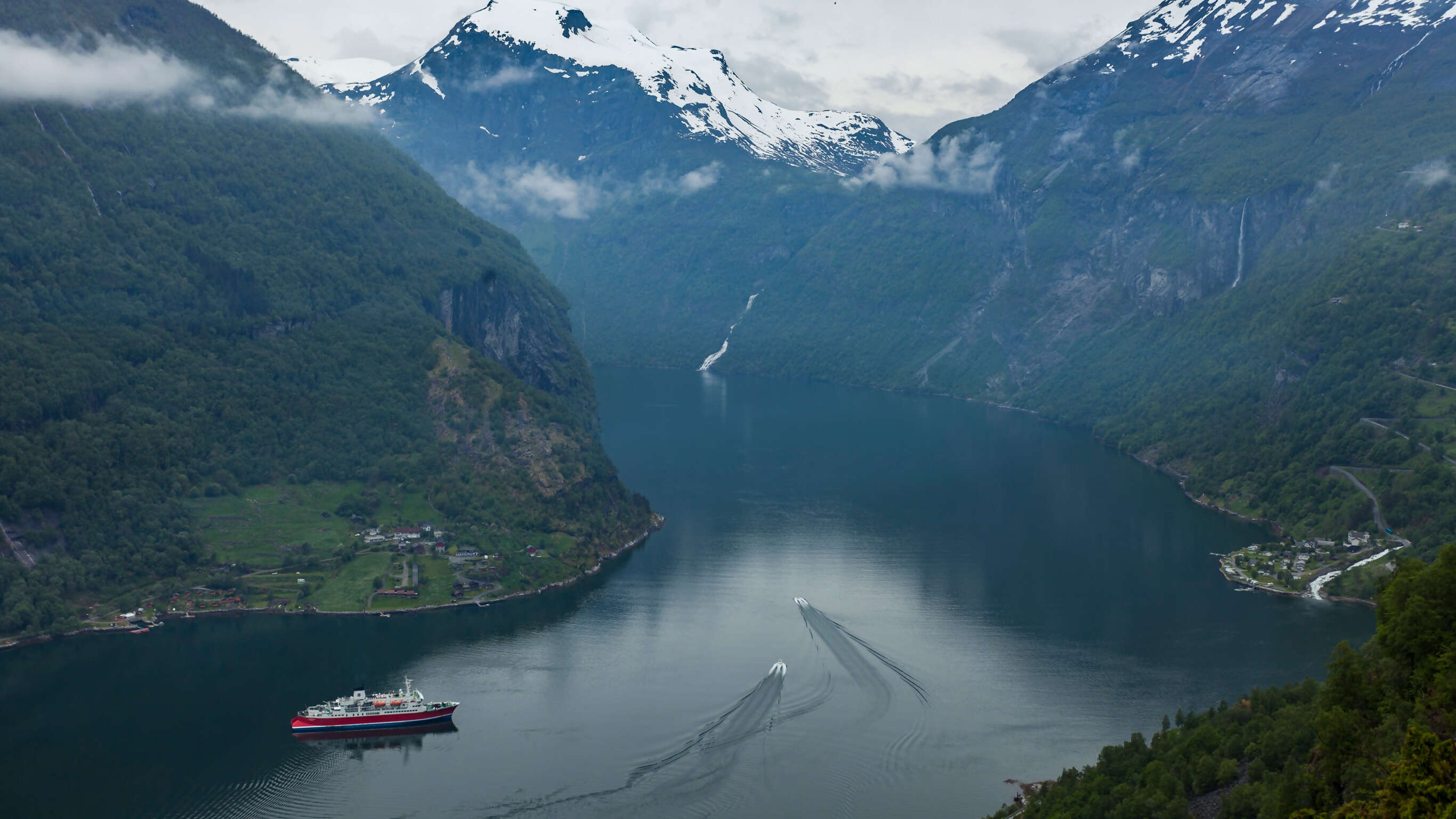 Norwegian Fjords & Arctic Discovery