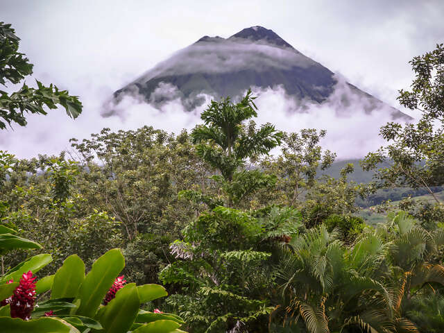 Volcano Adventure & Panama Highlights