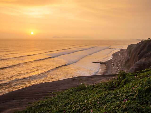 Lima Day Tour: Miraflores by Bike (half day)
