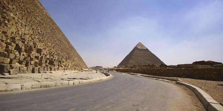 Middle East Dream Escape: Iconic Petra & The Great Pyramids