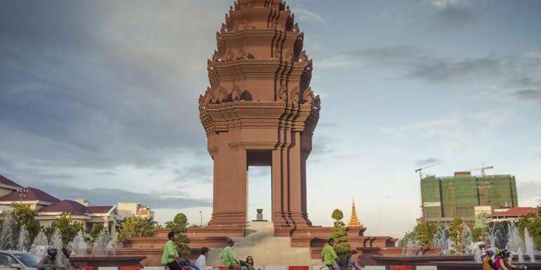 Cambodia Adventure: Phnom Penh & Siem Reap Hangouts