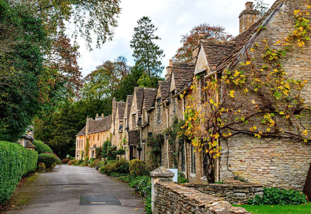 Shades of the English Countryside featuring London, Cornwall & The Cotswolds